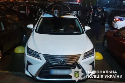 «Шахед» на даху авто: у Києві правоохоронці вилучили БпЛА