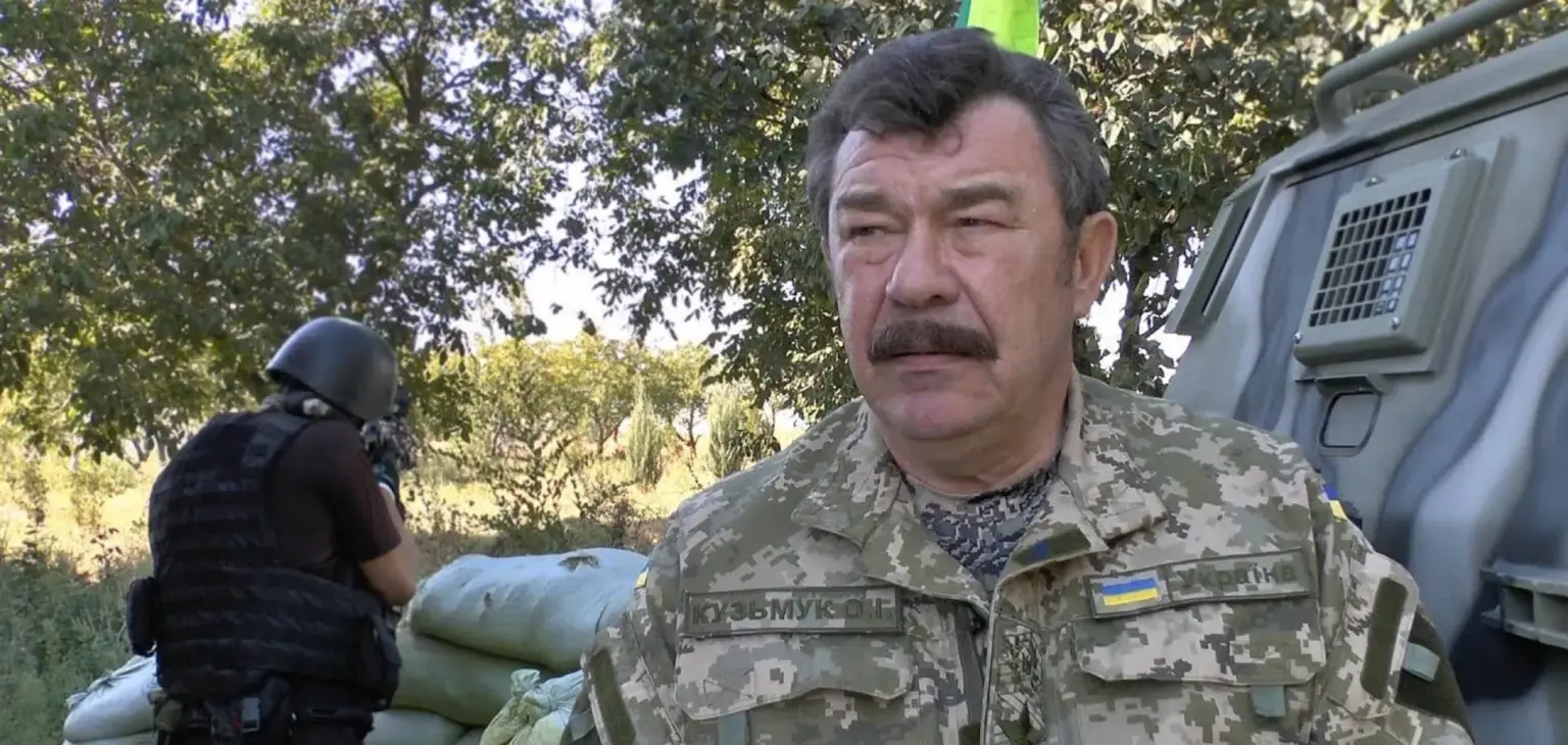 Скандальна поява: ексміністр оборони Кузьмук долучився до нагородження бійців ТрО, спричинивши шквал обурення