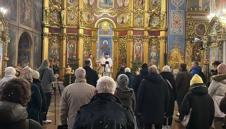 Різдвяний ранок у Києві: храми зібрали вірян на головні служби року
