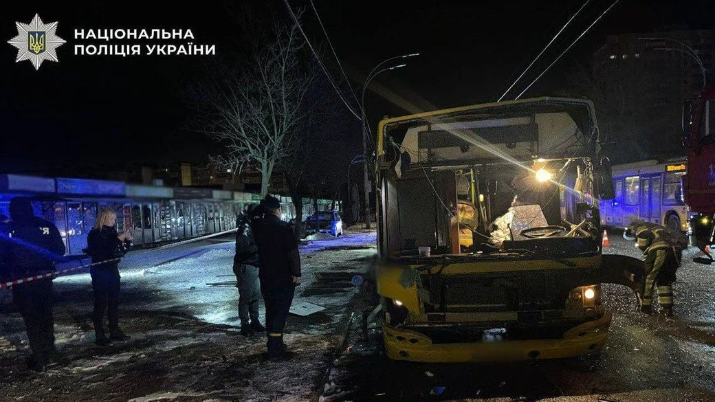 Вибух у київському автобусі: обставини події з’ясовує поліція
