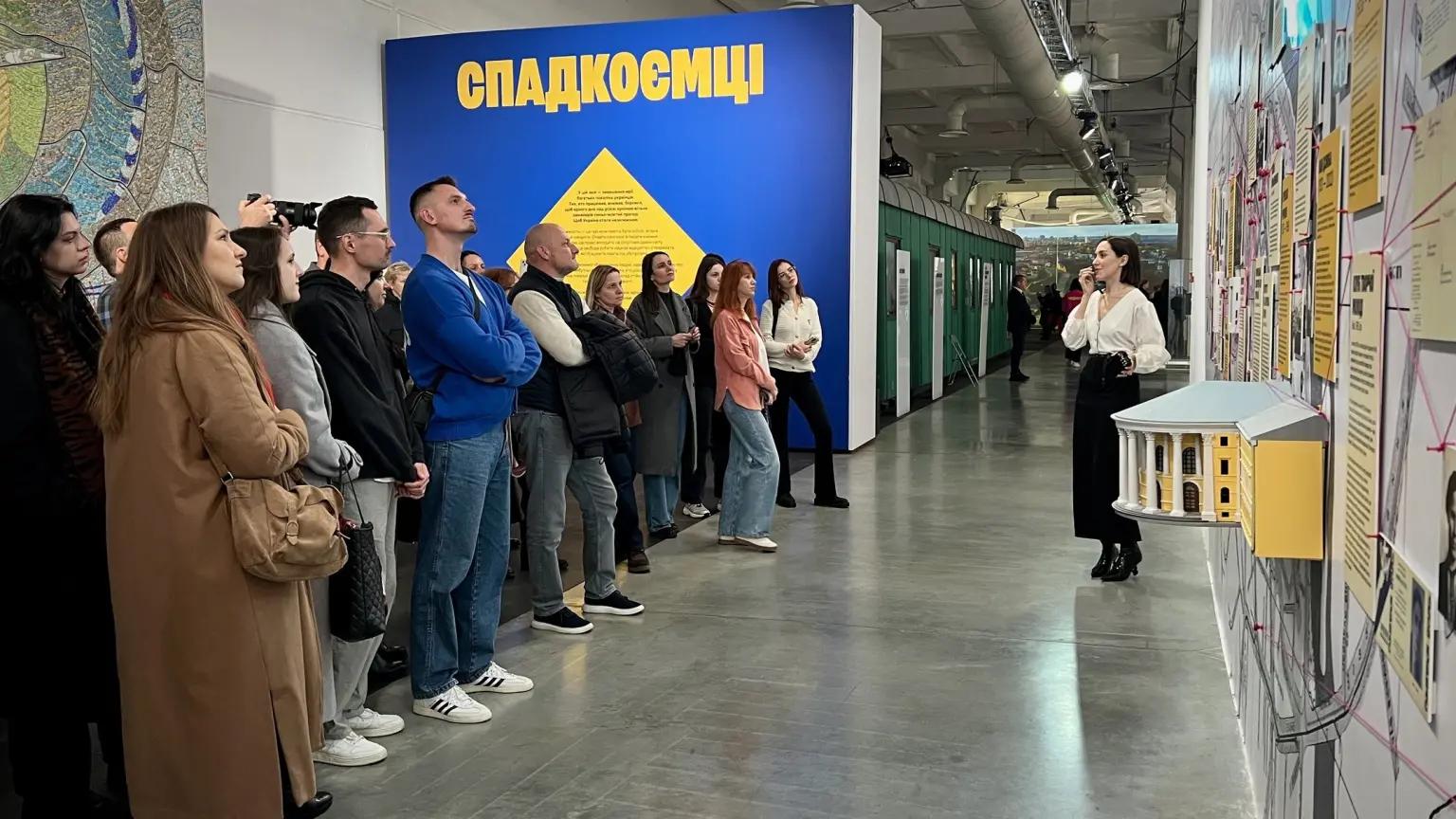 Ukraine WOW відкриває двері для переселенців і родин захисників