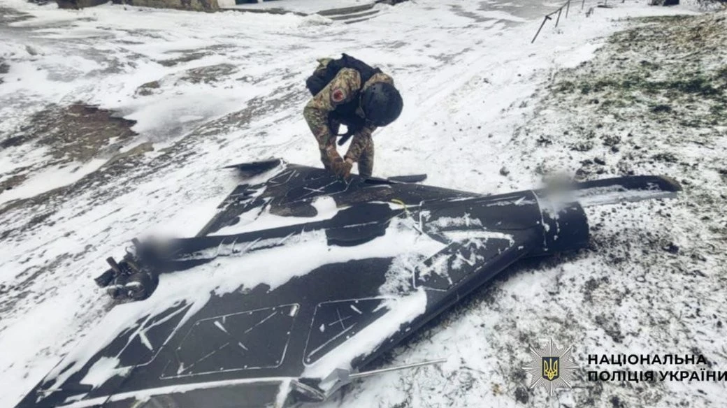 Небезпечна тиша у полі: на Київщині знешкодили бойову частину ворожого дрона