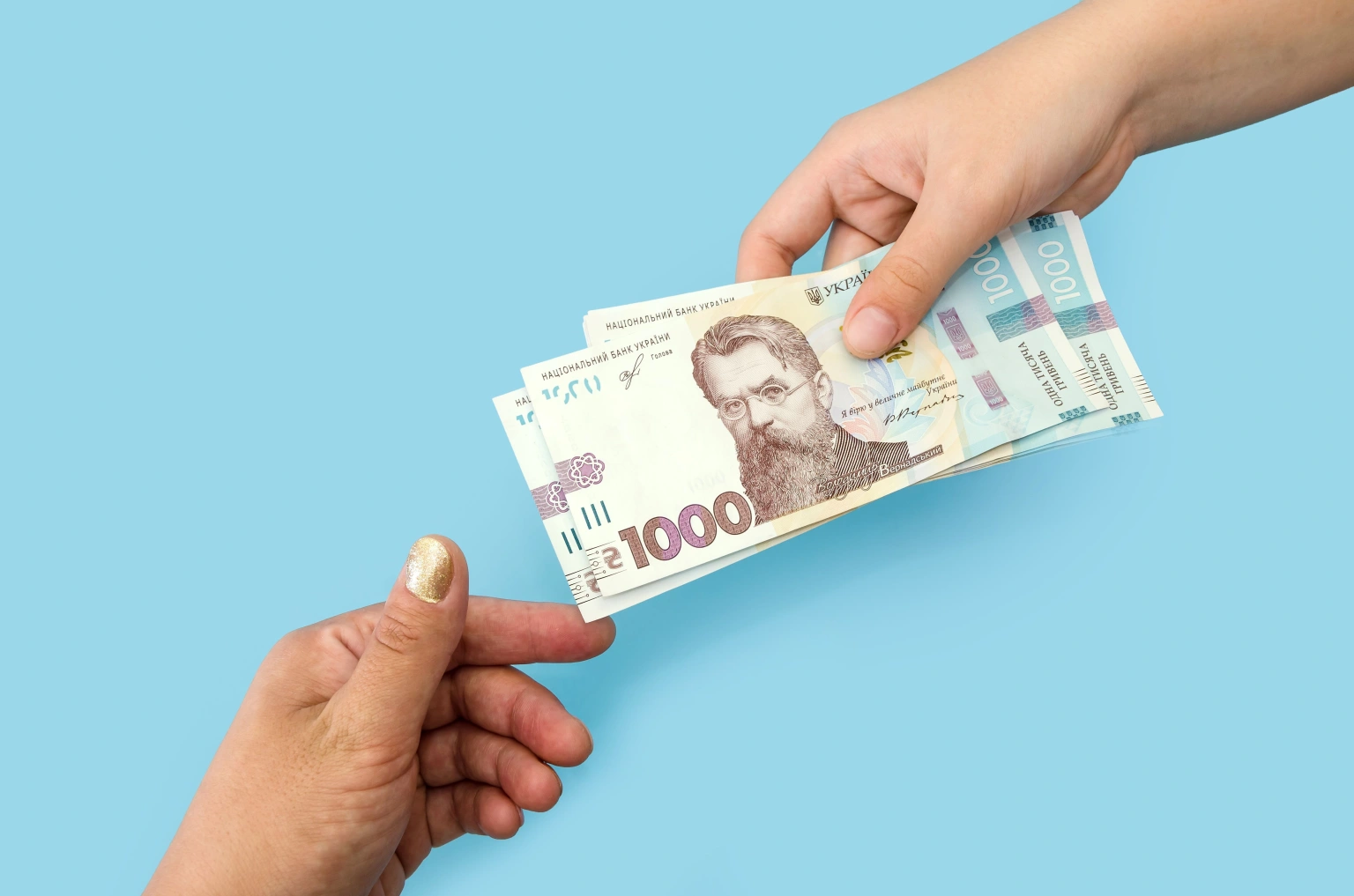 Мінімалка росте швидше за ринок: податкова бачить тривожний сигнал