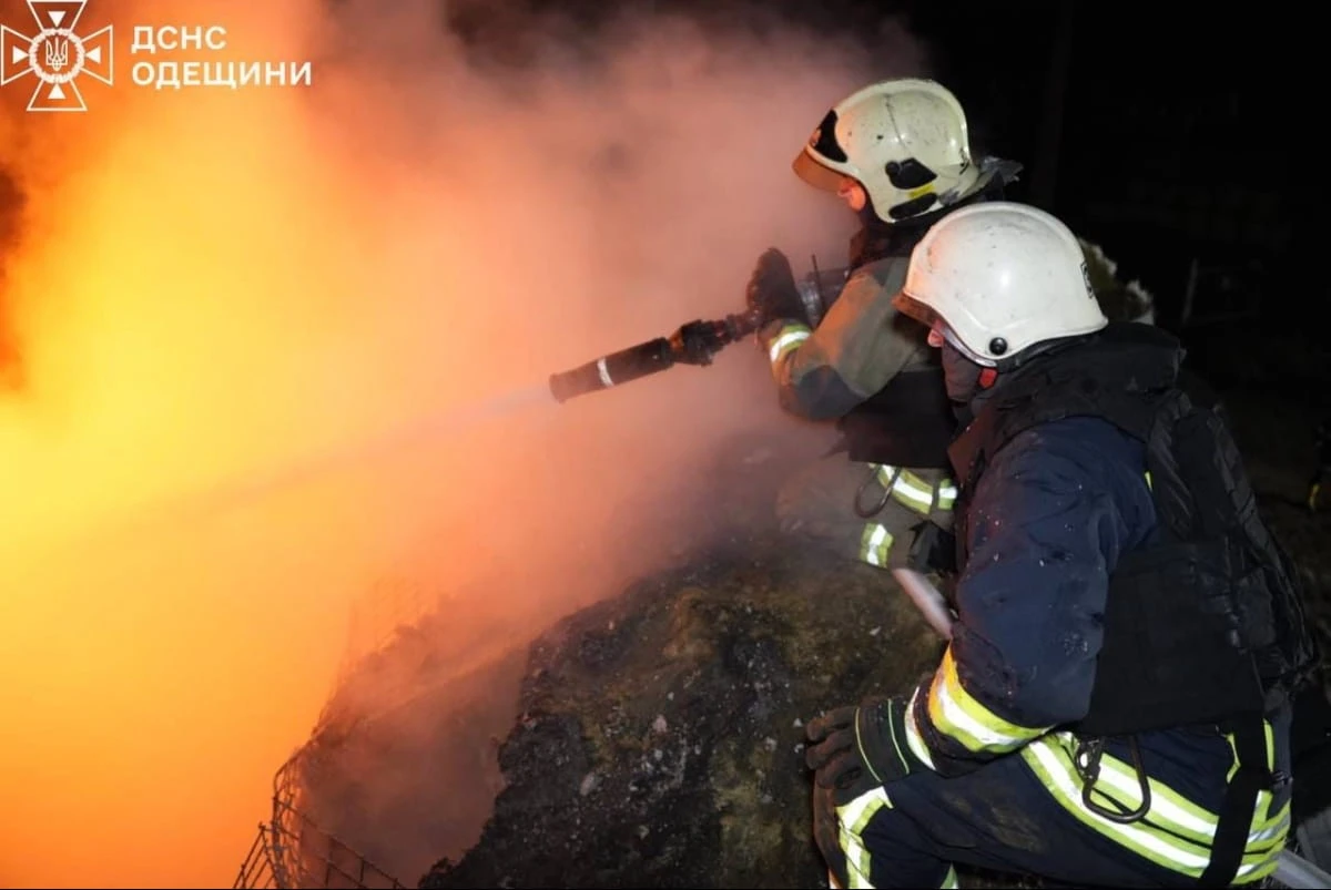 Нічний удар по Одещині: пошкоджено енергооб’єкт, спалахнула пожежа