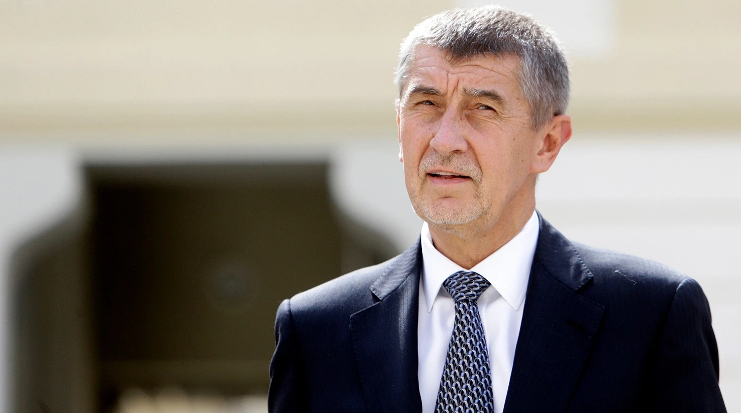 Геополітика на глобусі: навіщо премʼєр Чехії витратив 15 тисяч крон через апетити Трампа