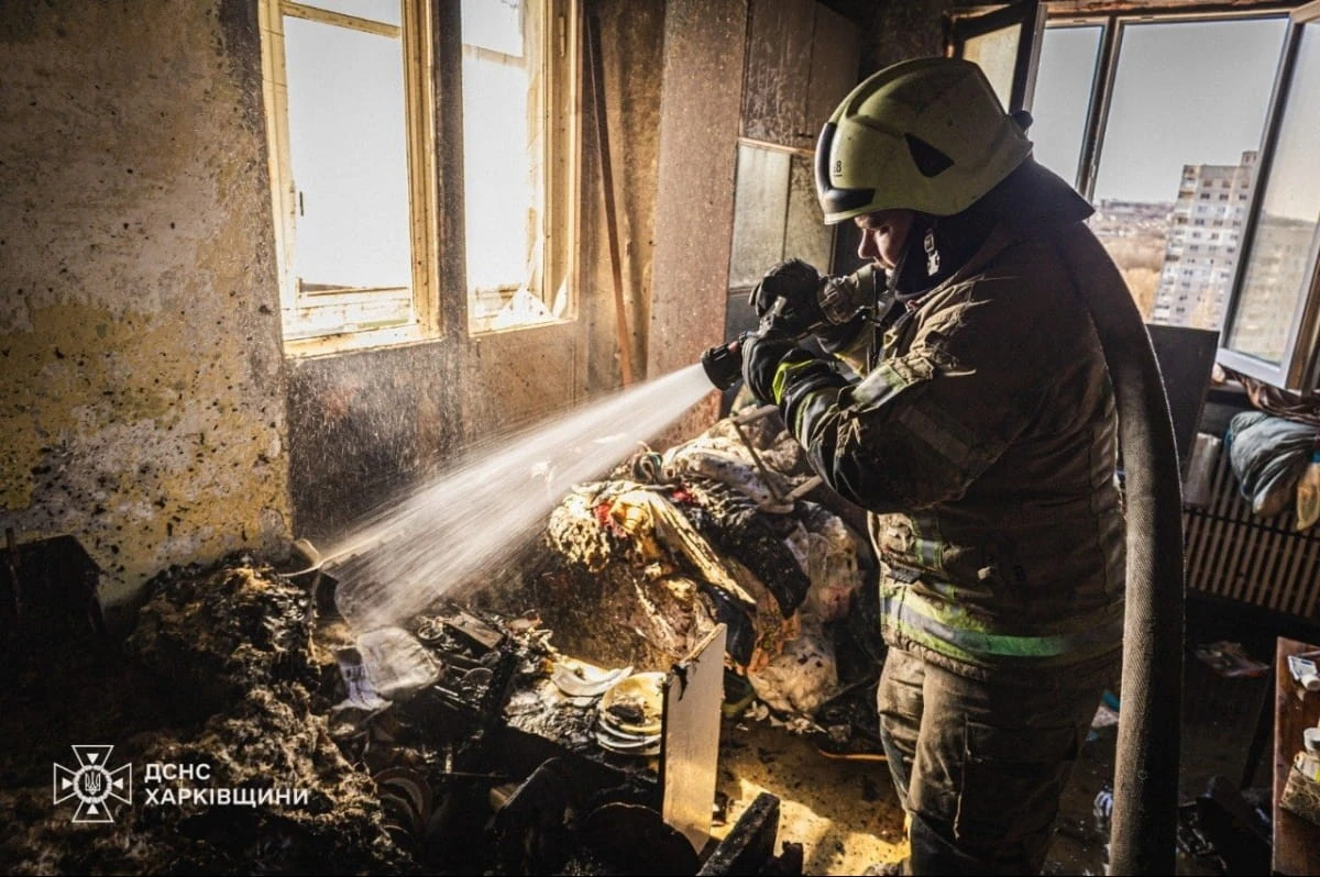 Смертельне падіння з висоти під час пожежі в харківській багатоповерхівці
