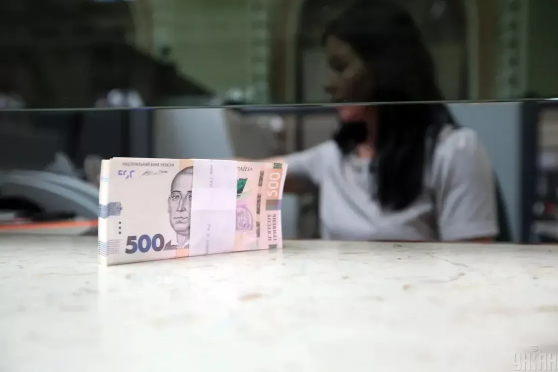 Боргова петля затягується: українці винні мікрофінансовим компаніям понад 27 мільярдів
