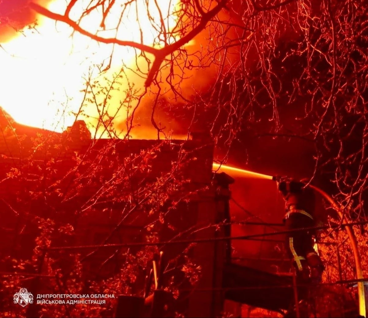 Масштабний обстріл Дніпропетровщини: 15 поранених у Дніпрі та руйнування в громадах