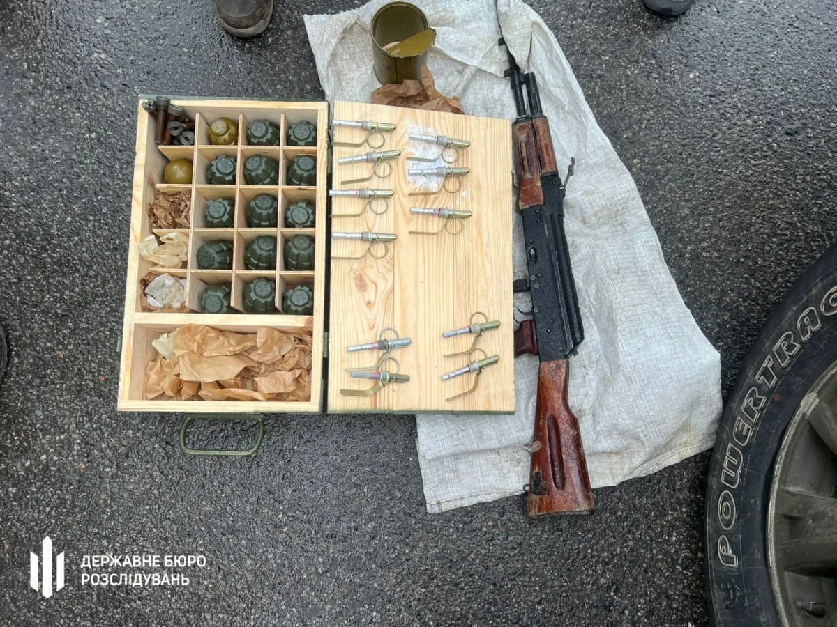 Дезертирство та торгівля арсеналом: на Харківщині затримали бійця зі зброєю з фронту