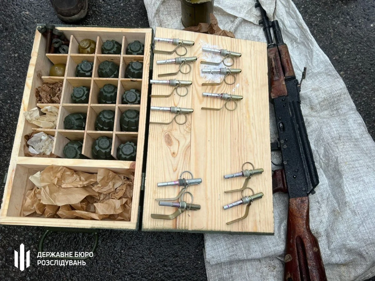 Дезертирство та торгівля арсеналом: на Харківщині затримали бійця зі зброєю з фронту