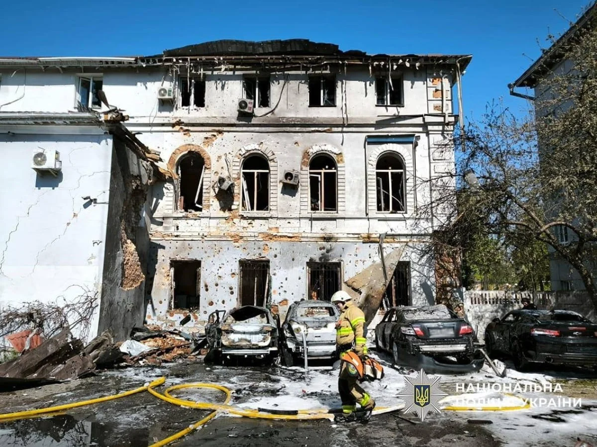 Російська атака на Чернігів: дрон влучив у самісінький центр міста
