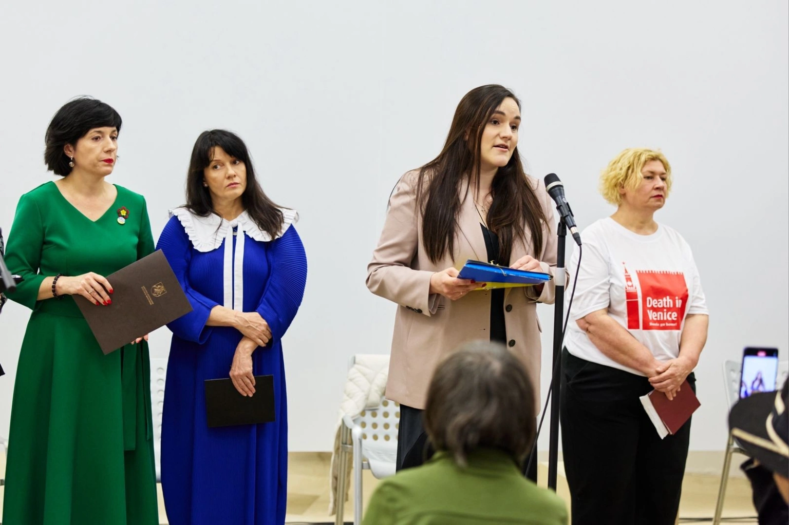 Культурний фронт у Венеції: 15 країн зажадали повної ізоляції агресора