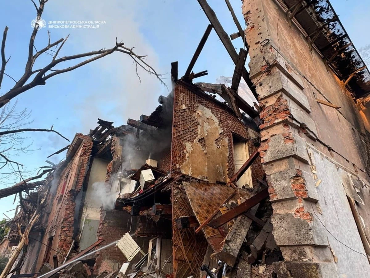 Трагедія у Дніпрі: кількість жертв нічного російського обстрілу зросла до 15 осіб