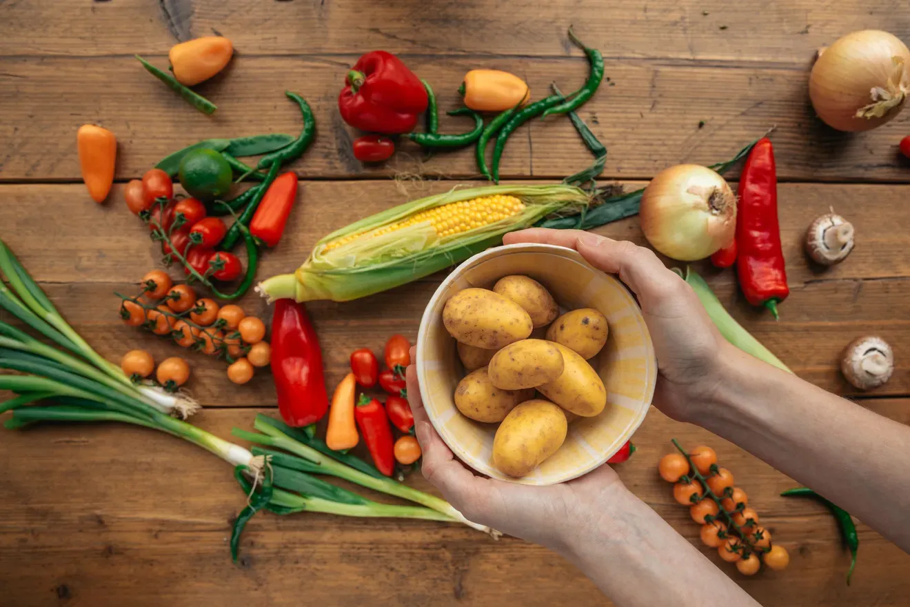 Літні цінники: які продукти в Україні дорожчатимуть, а які — подешевшають