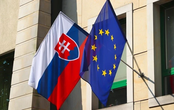 Словаччина заблокувала більшість віз для росіян на два місяці